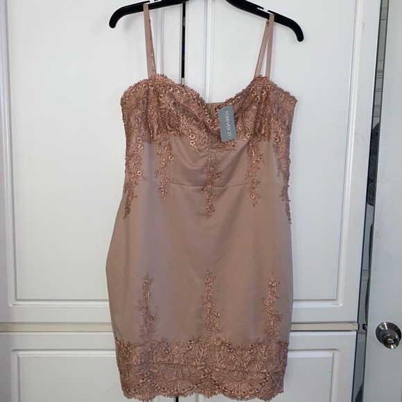 Latte Dress - Picture 1 of 2